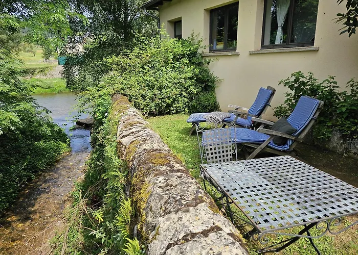 Riverrun Feriehus Saint-Geniez-dʼOlt